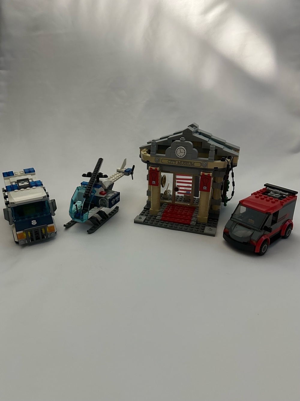 LEGO City Museum Break-In Heist (60008) INCOMPLETE Retired Set